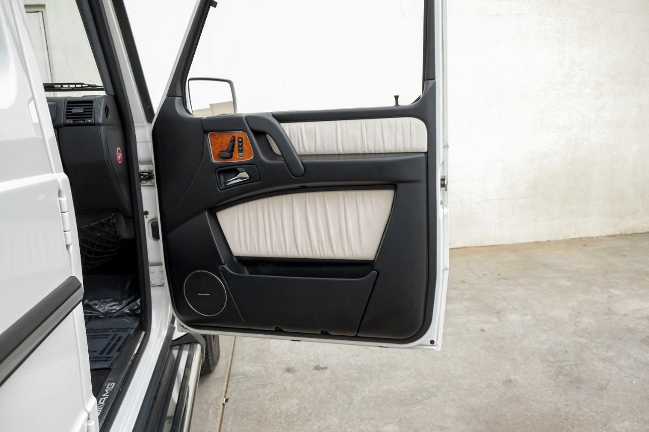 Mercedes-Benz G-Class Vehicle Main Gallery Image 37