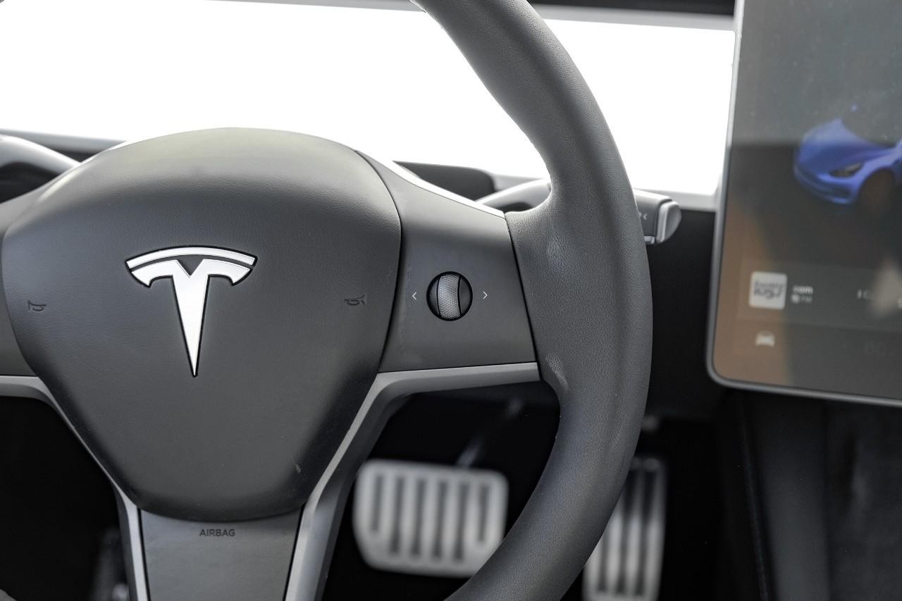 Tesla Model 3 Vehicle Main Gallery Image 20