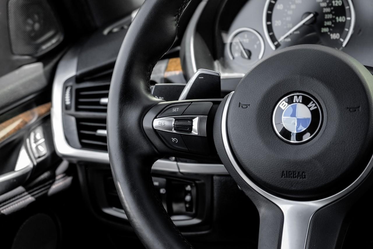 BMW X5 Vehicle Main Gallery Image 18