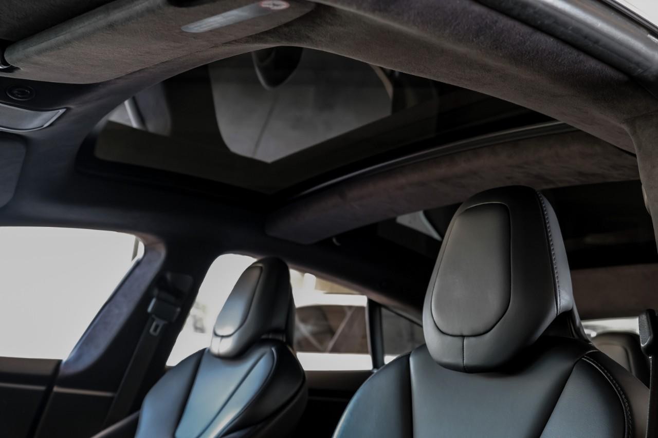Tesla Model S Vehicle Main Gallery Image 05