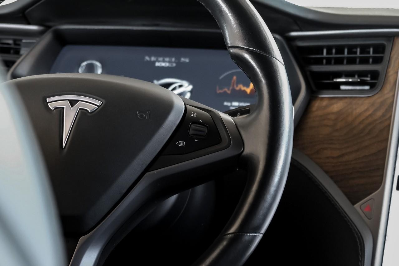 Tesla Model S Vehicle Main Gallery Image 20