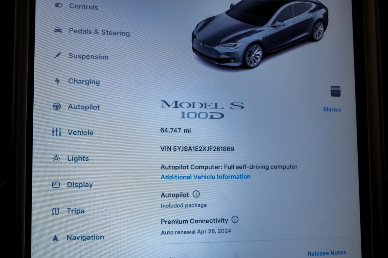 Tesla Model S Vehicle Main Gallery Image 22