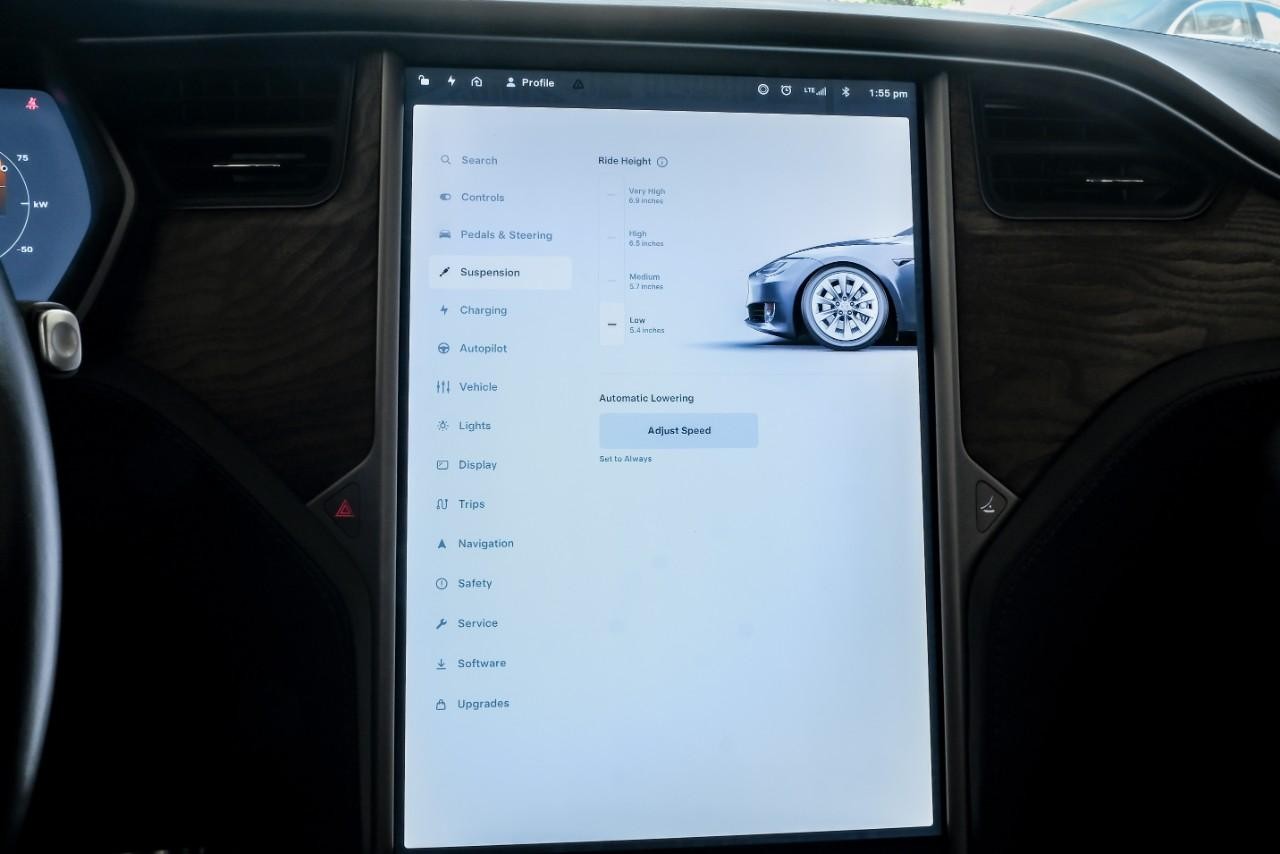 Tesla Model S Vehicle Main Gallery Image 31