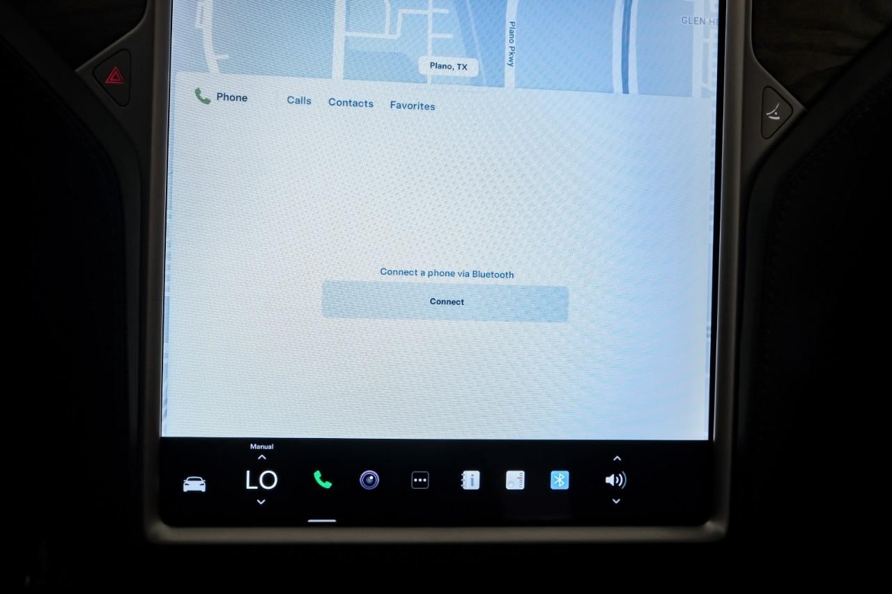 Tesla Model S Vehicle Main Gallery Image 42