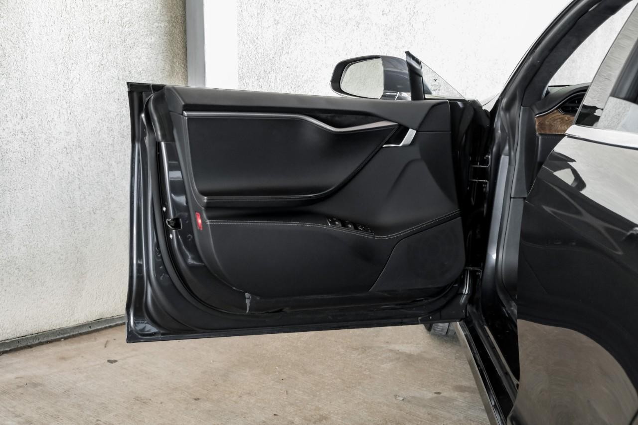 Tesla Model S Vehicle Main Gallery Image 55