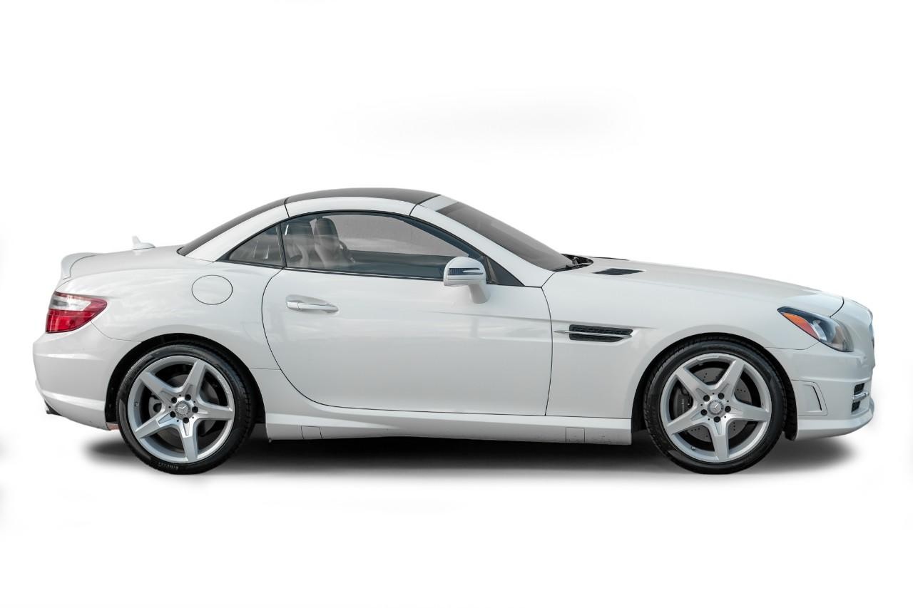 Mercedes-Benz SLK-Class Vehicle Main Gallery Image 11