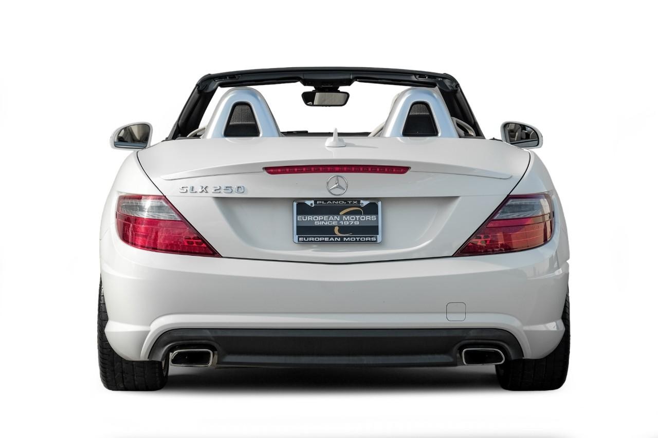 Mercedes-Benz SLK-Class Vehicle Main Gallery Image 14
