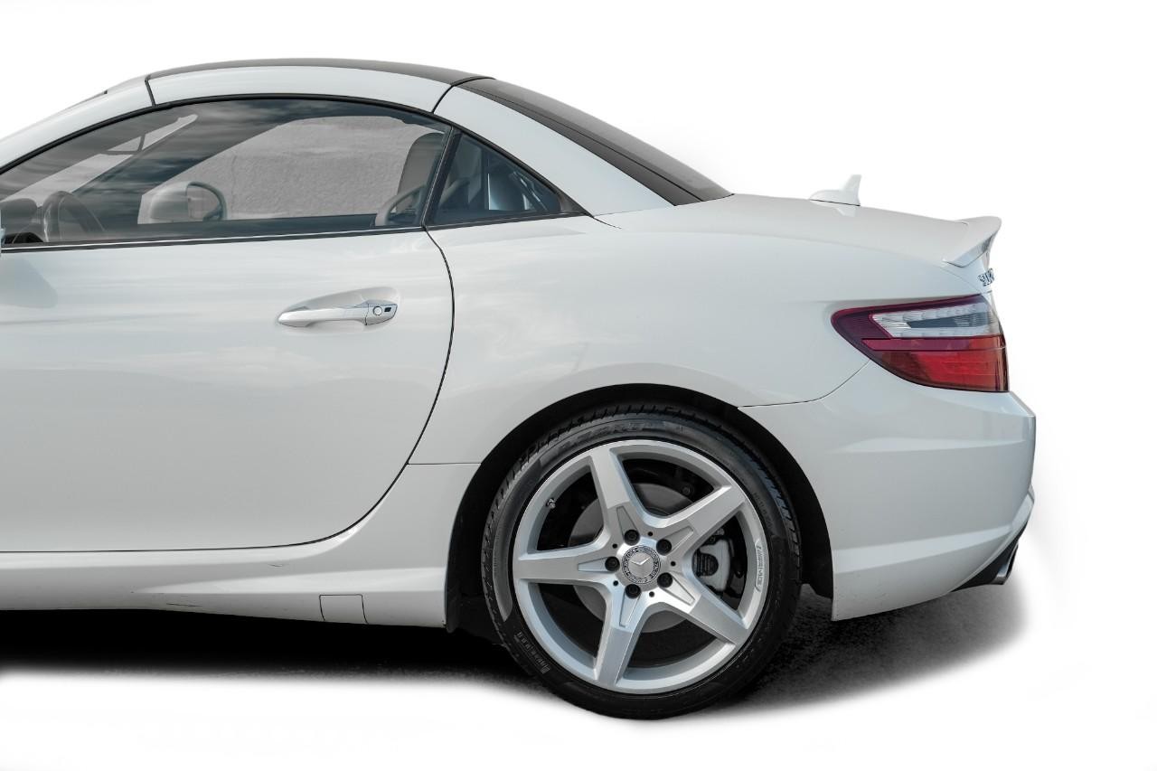 Mercedes-Benz SLK-Class Vehicle Main Gallery Image 20