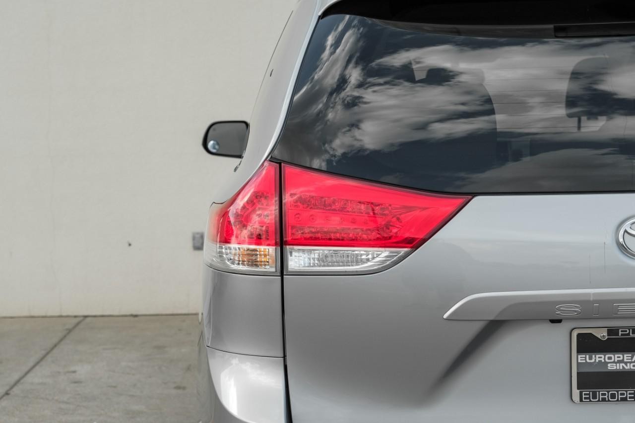 Toyota Sienna Vehicle Main Gallery Image 49