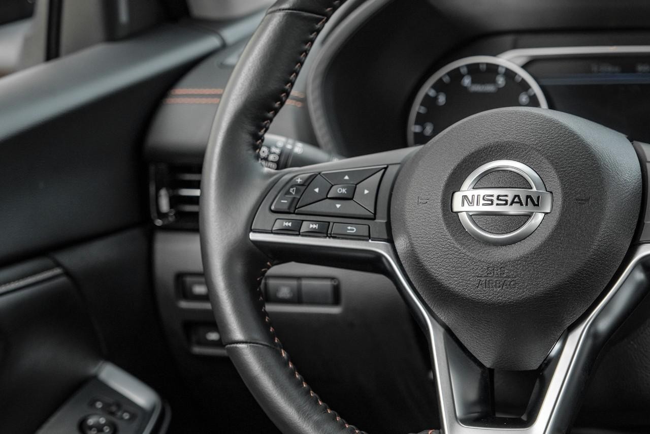 Nissan Sentra Vehicle Main Gallery Image 19