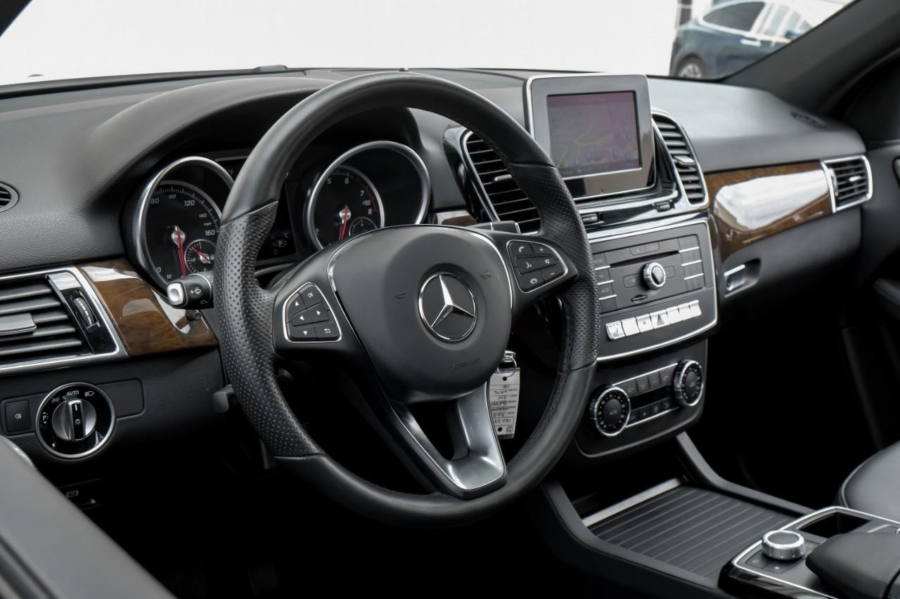 Mercedes-Benz GLE 350 Vehicle Main Gallery Image 17