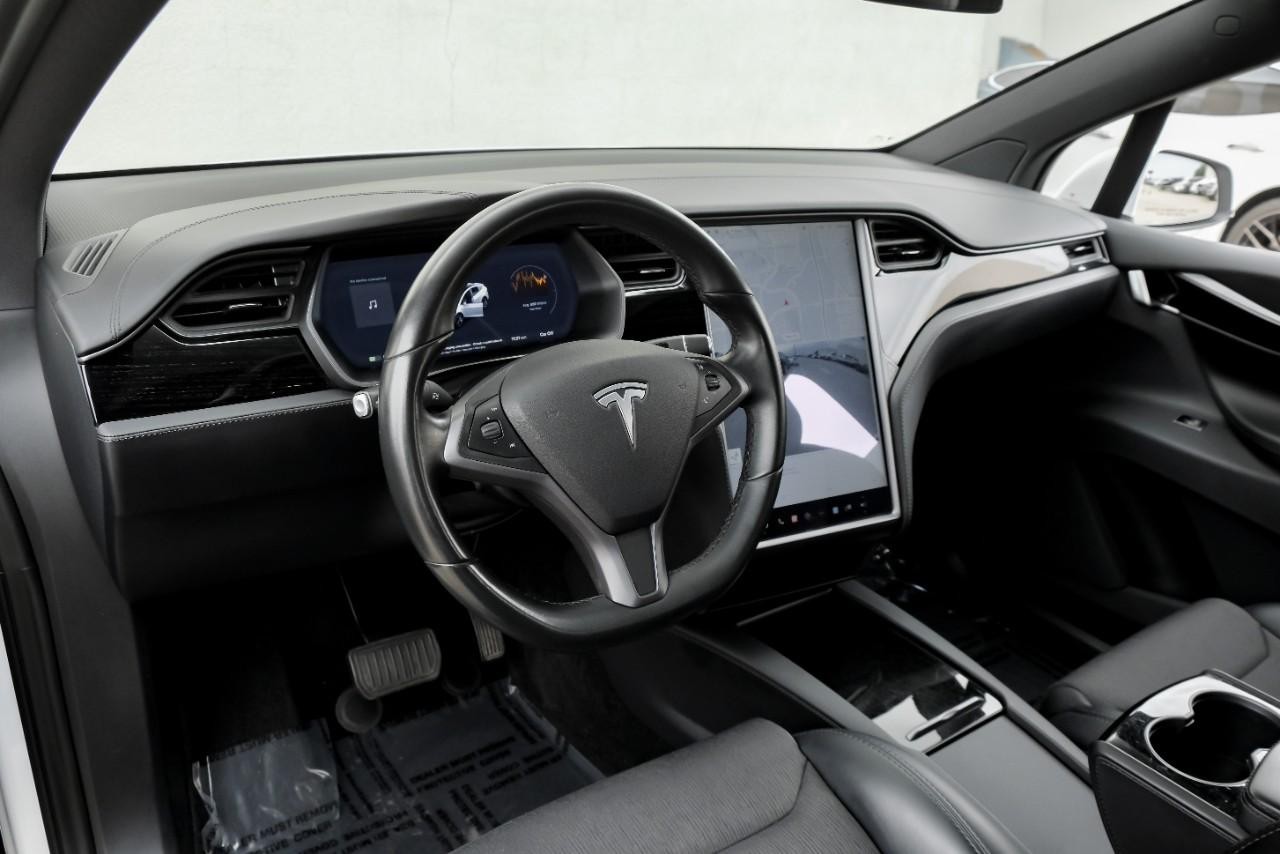 Tesla Model X Vehicle Main Gallery Image 03