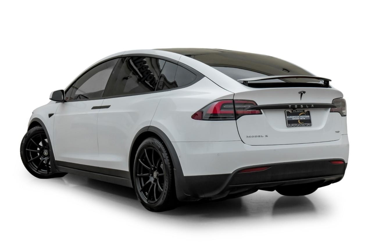 Tesla Model X Vehicle Main Gallery Image 11