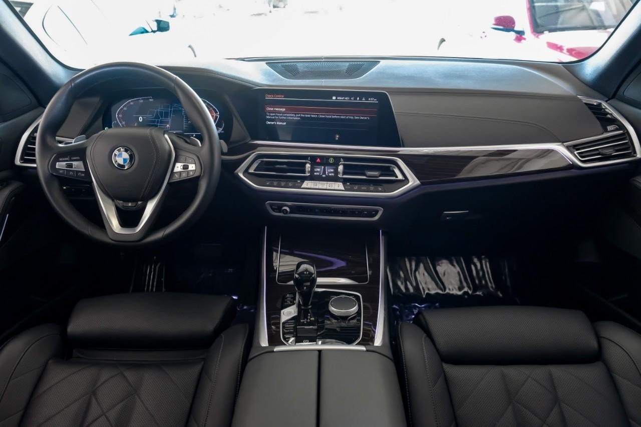 BMW X5 Vehicle Main Gallery Image 16