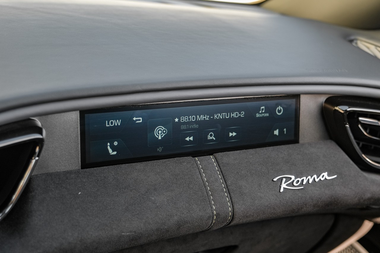 Ferrari Roma Vehicle Main Gallery Image 33
