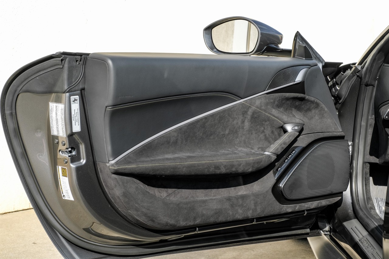 Ferrari Roma Vehicle Main Gallery Image 42