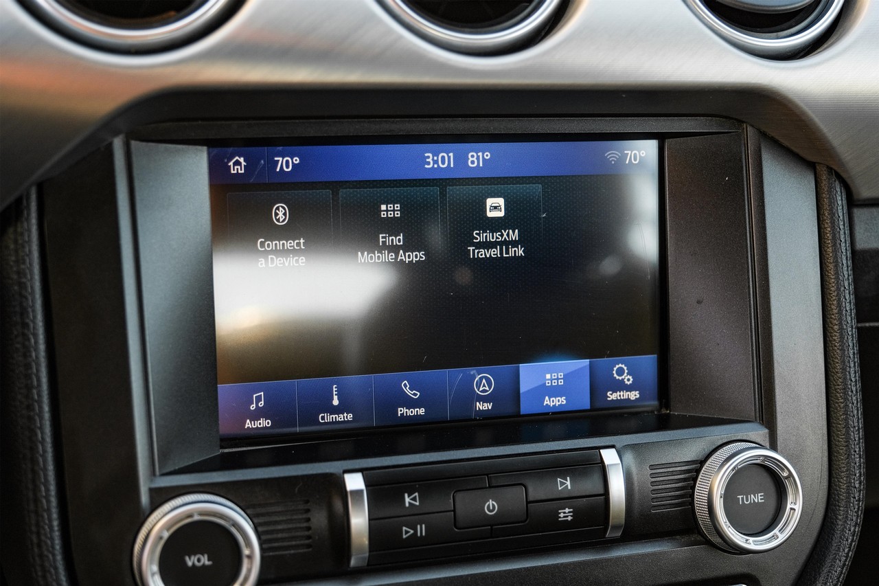Ford Mustang Vehicle Main Gallery Image 24