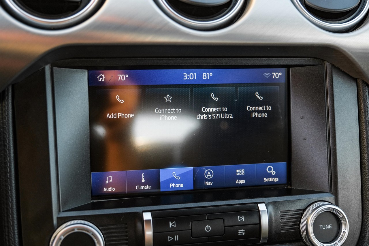 Ford Mustang Vehicle Main Gallery Image 26