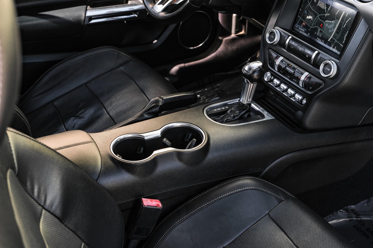 Ford Mustang Vehicle Main Gallery Image 27