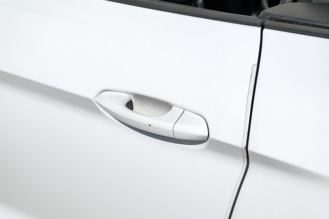 Ford Mustang Vehicle Main Gallery Image 35
