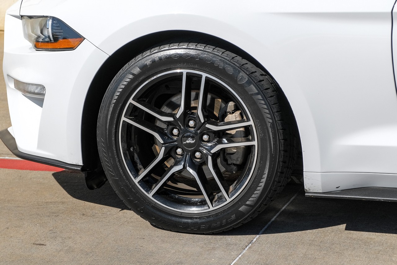Ford Mustang Vehicle Main Gallery Image 46