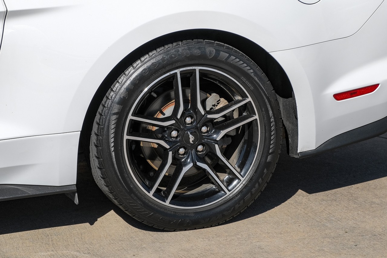 Ford Mustang Vehicle Main Gallery Image 47