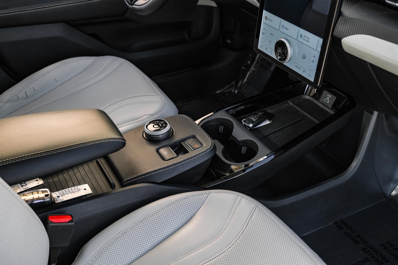 Ford Mustang Mach-E Vehicle Main Gallery Image 26