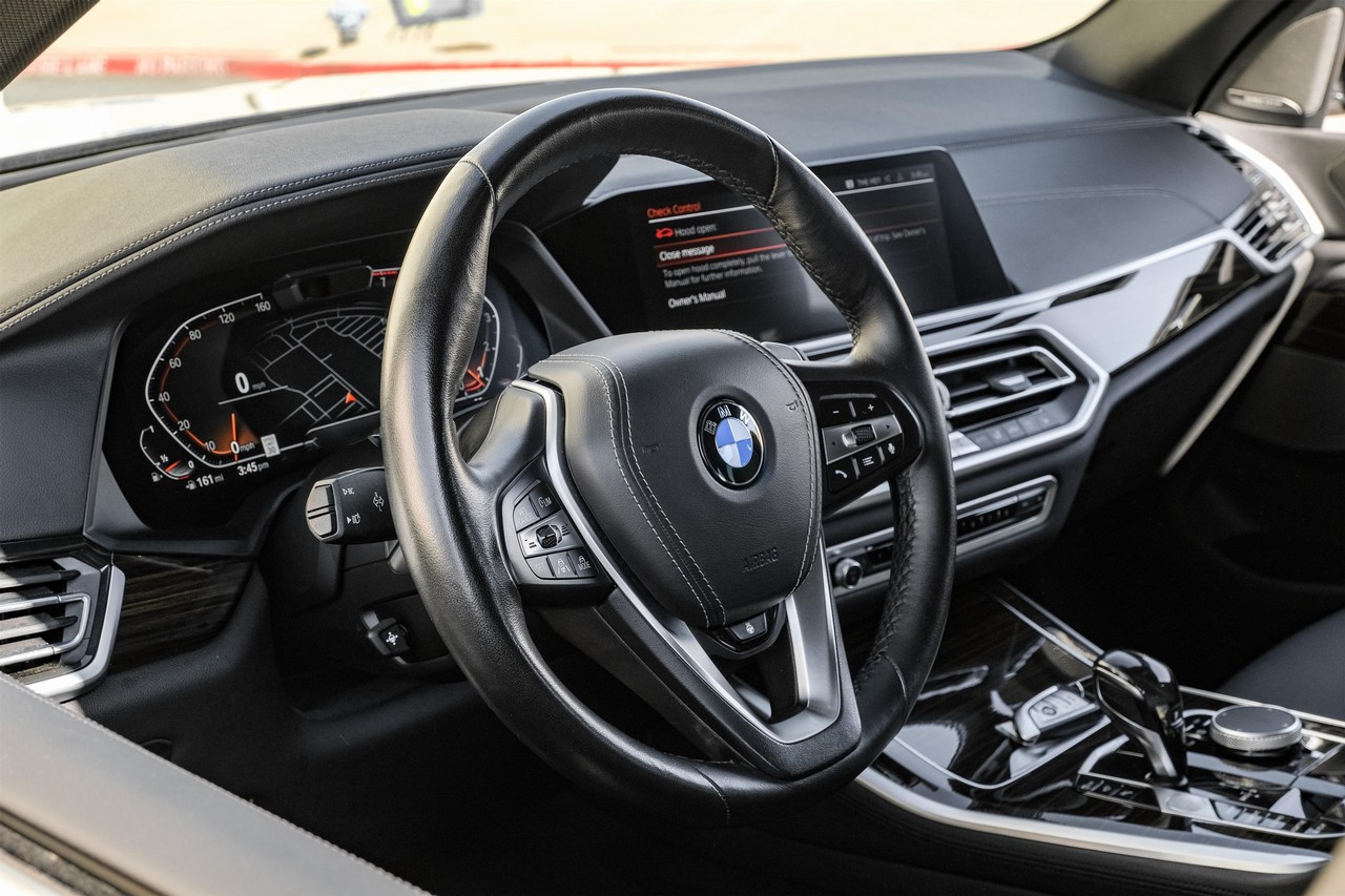 BMW X5 Vehicle Main Gallery Image 15