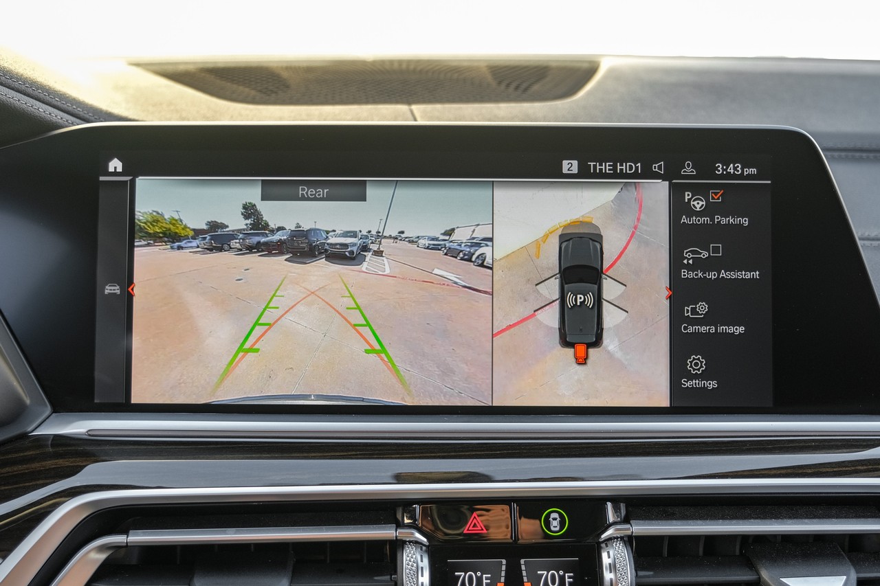 BMW X5 Vehicle Main Gallery Image 19