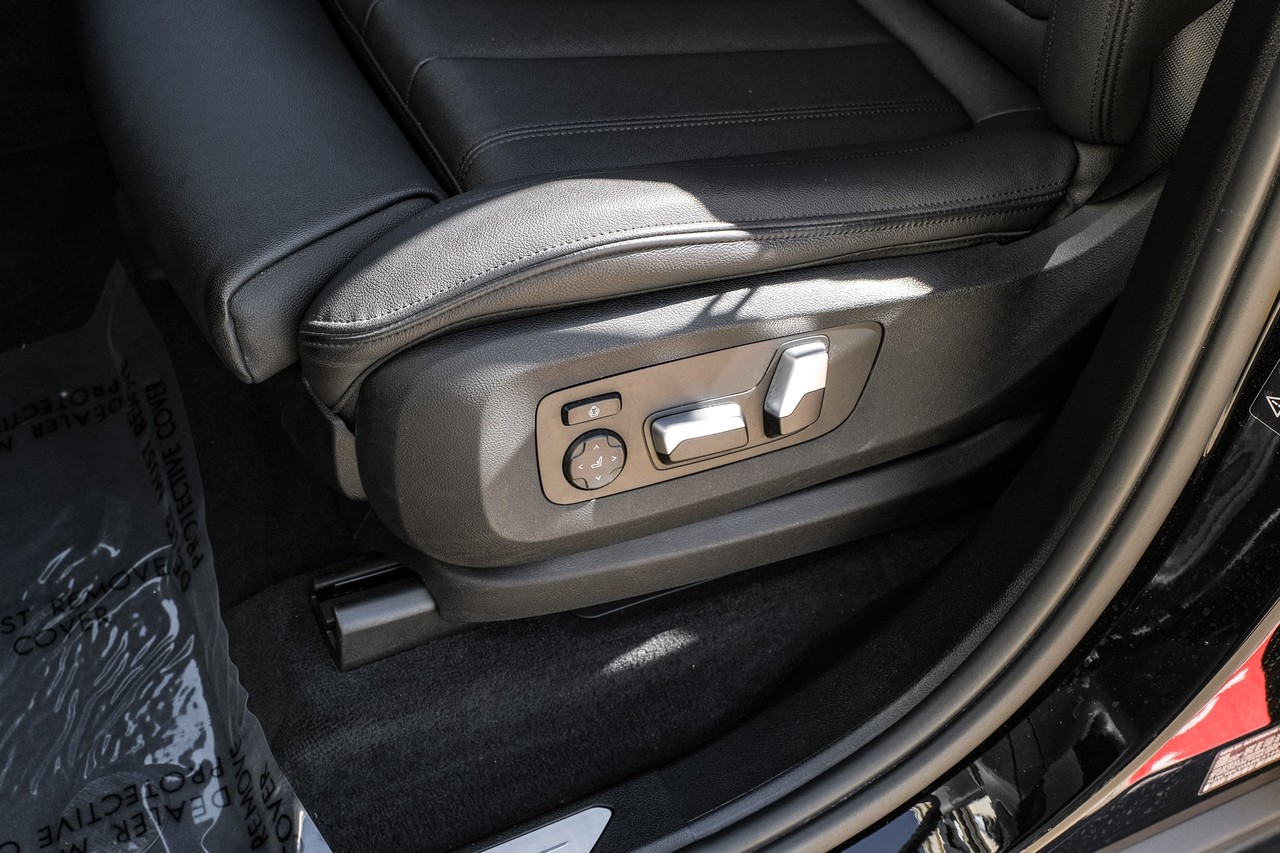 BMW X5 Vehicle Main Gallery Image 29