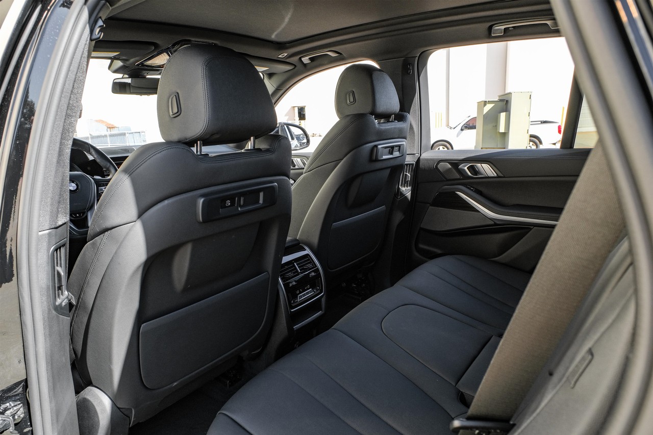 BMW X5 Vehicle Main Gallery Image 35