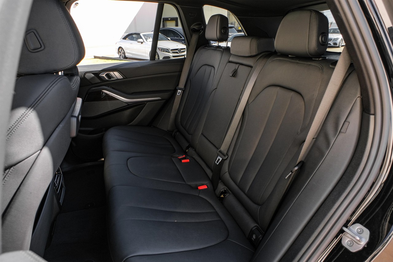 BMW X5 Vehicle Main Gallery Image 36