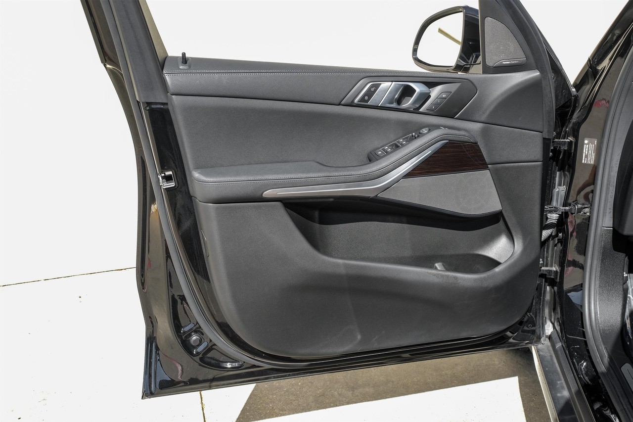 BMW X5 Vehicle Main Gallery Image 39