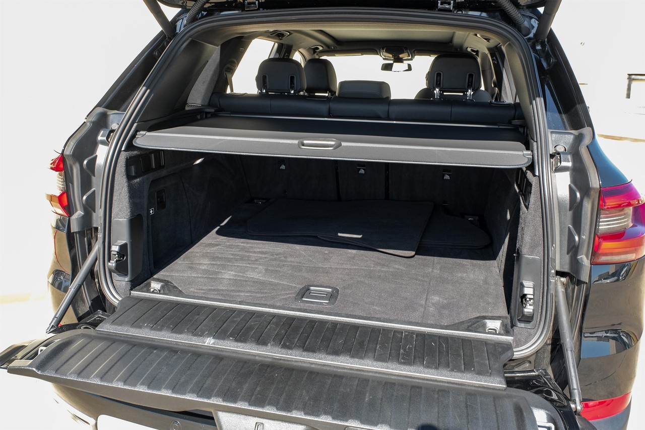 BMW X5 Vehicle Main Gallery Image 46