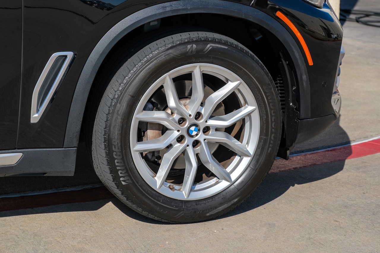 BMW X5 Vehicle Main Gallery Image 50