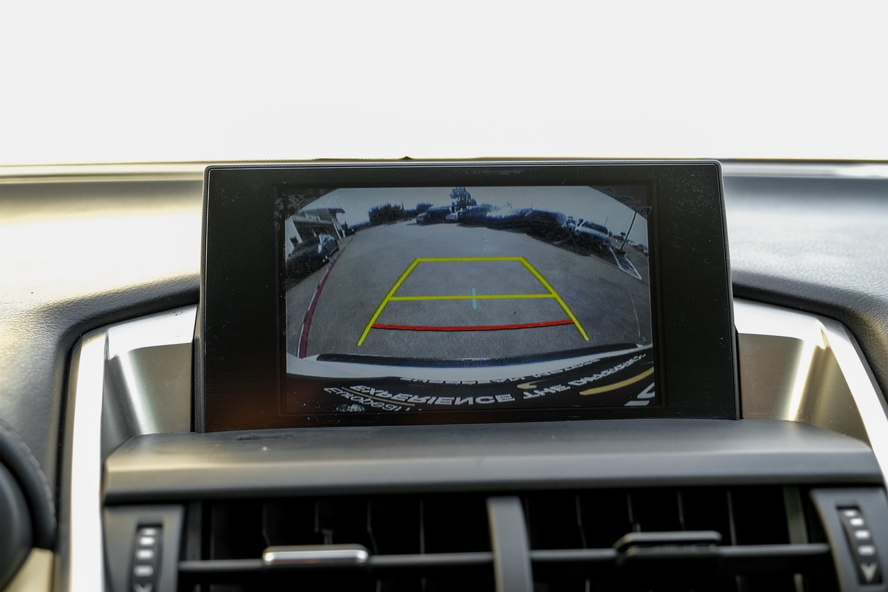 Lexus NX 200t Vehicle Main Gallery Image 23