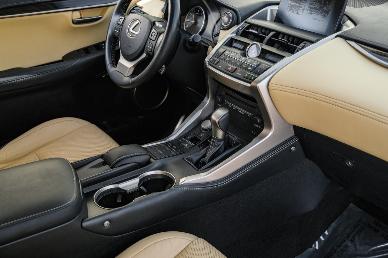 Lexus NX 200t Vehicle Main Gallery Image 24