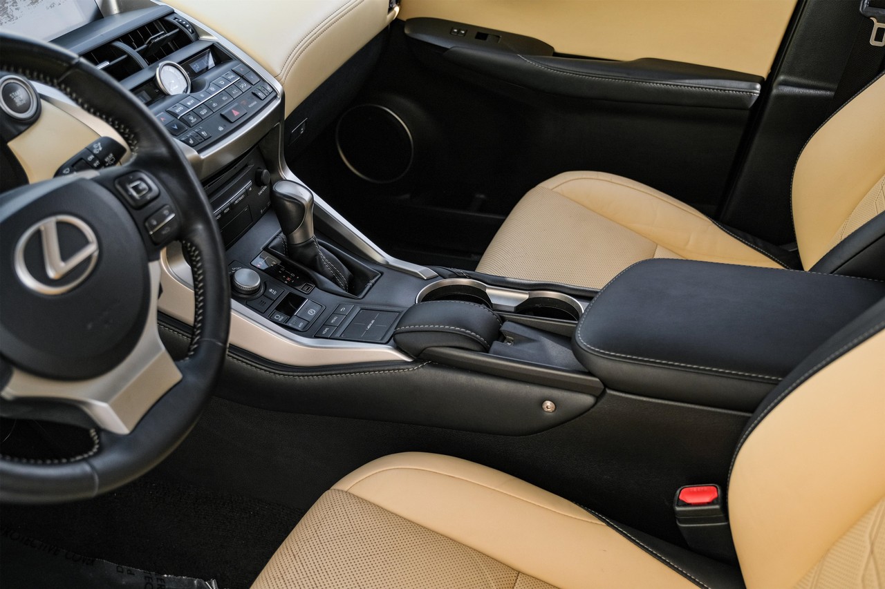 Lexus NX 200t Vehicle Main Gallery Image 25