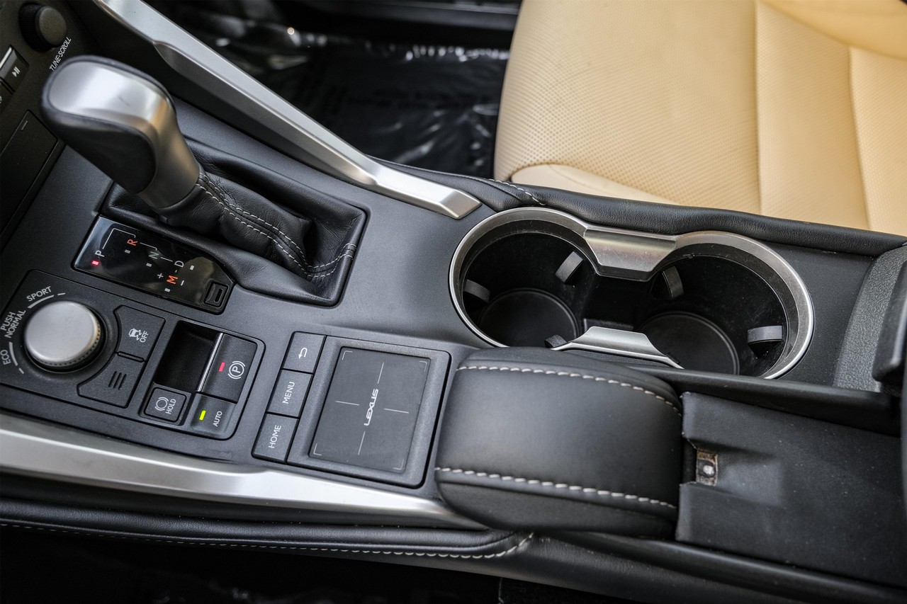 Lexus NX 200t Vehicle Main Gallery Image 26