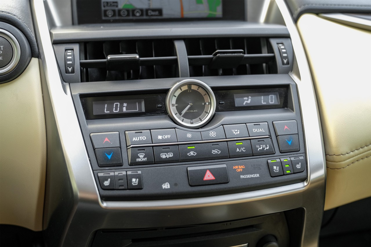 Lexus NX 200t Vehicle Main Gallery Image 28