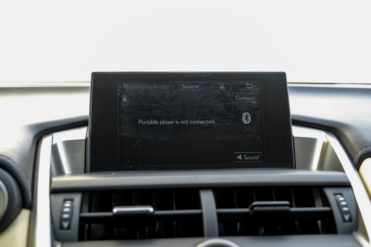 Lexus NX 200t Vehicle Main Gallery Image 30