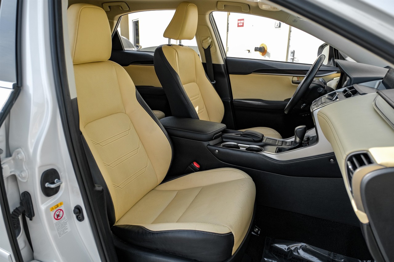 Lexus NX 200t Vehicle Main Gallery Image 32