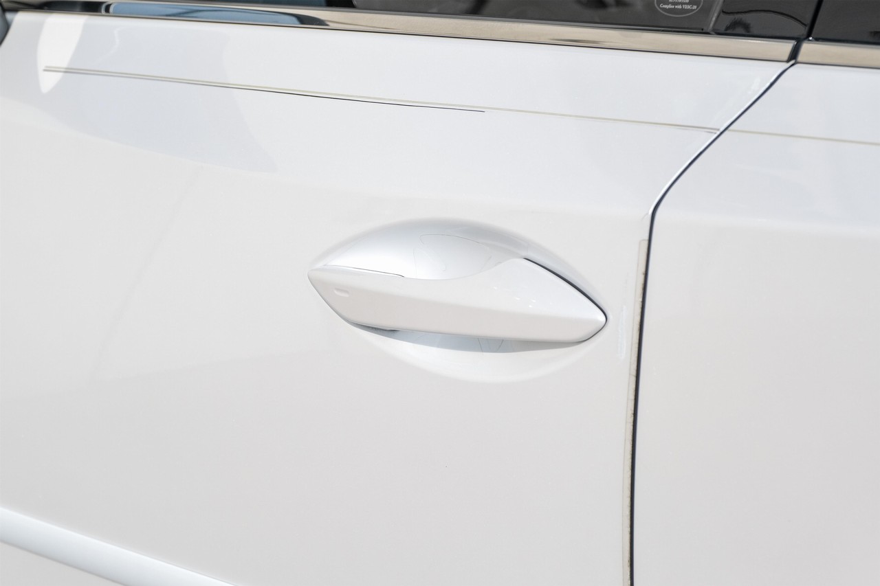 Lexus NX 200t Vehicle Main Gallery Image 37
