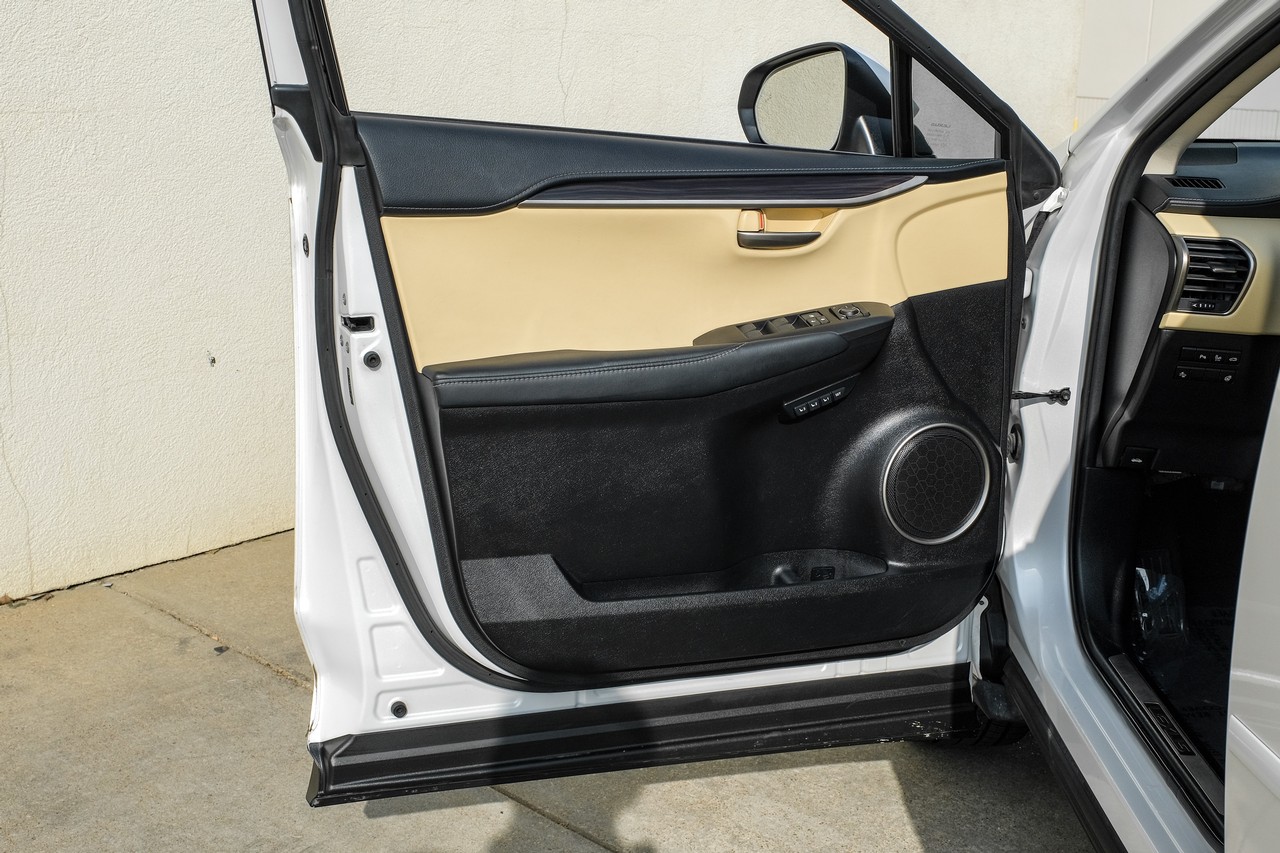 Lexus NX 200t Vehicle Main Gallery Image 39