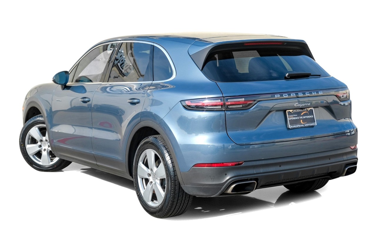Porsche Cayenne Vehicle Main Gallery Image 10
