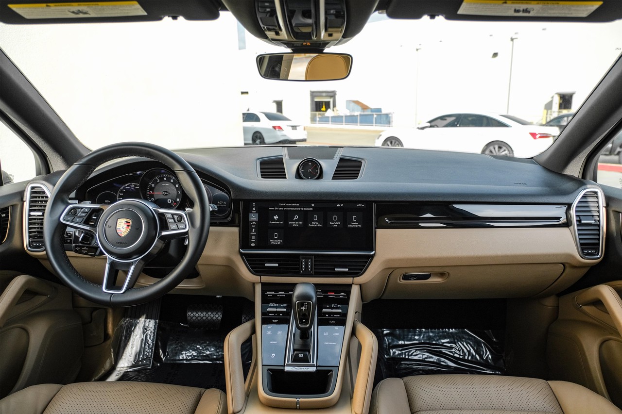 Porsche Cayenne Vehicle Main Gallery Image 14