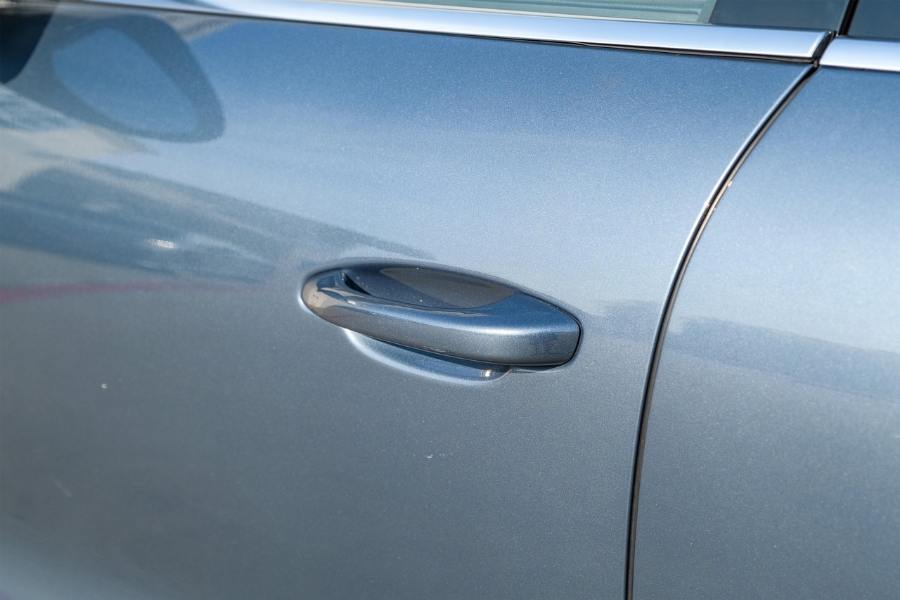 Porsche Cayenne Vehicle Main Gallery Image 36