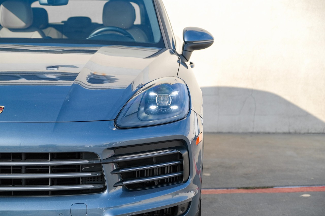 Porsche Cayenne Vehicle Main Gallery Image 43