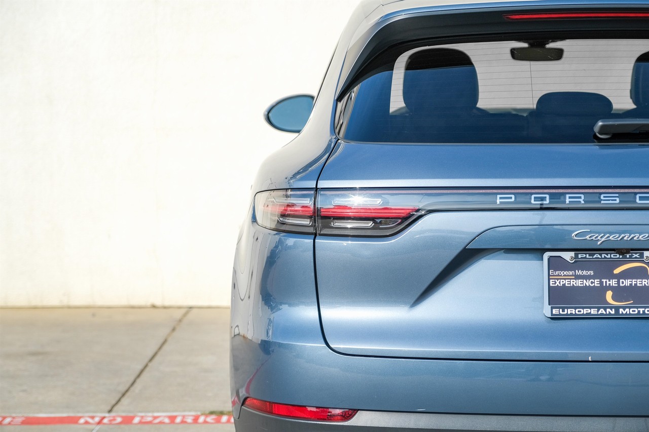 Porsche Cayenne Vehicle Main Gallery Image 44