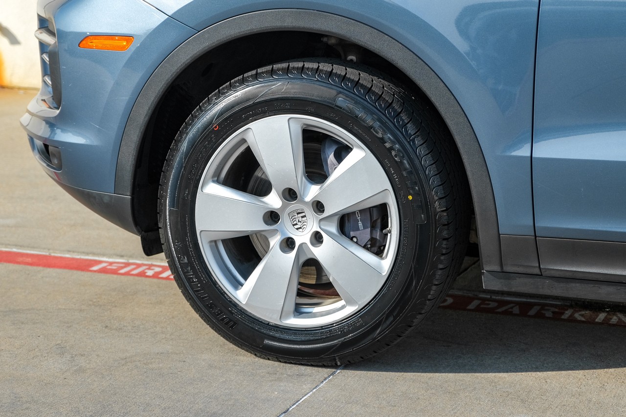 Porsche Cayenne Vehicle Main Gallery Image 50